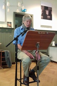 Rein Edzards in de Nieuwe Badkapel (foto auteur)