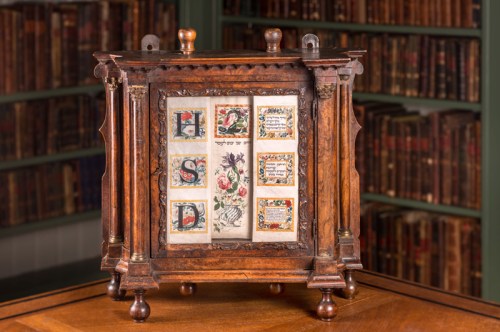 Kalender voor het tellen van de Omer, de 49 dagen tussen het Pesachfeest en het Wekenfeest uit de collectie van Ets Haim, geschreven en geïllustreerd in Amsterdam in het midden van de achttiende eeuw. Foto: Ardon Bar-Hama